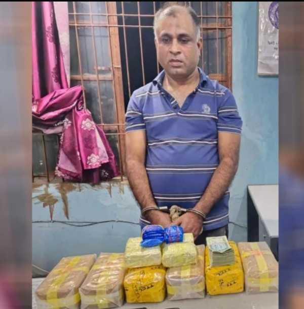 ৭০ হাজার পিস ইয়াবা নগদ ৫০ হাজার টাকা সহ মাদক দ্রব্য নিয়ন্ত্রণের সহকারী কর্মকর্তা গ্রেফতার