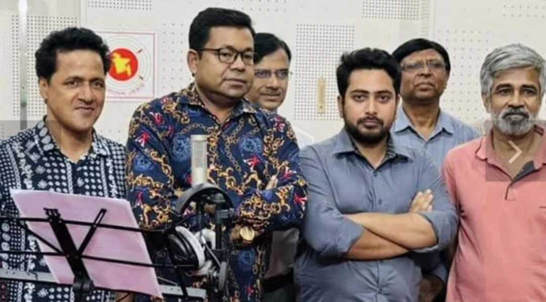 ১৫ বছর পর বেতারে গান গাইলেন মনির খান