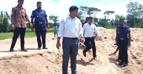 কমলগন্জে অবৈধ ভাবে উত্তোলিত বালু জব্দ করা হয়েছে
